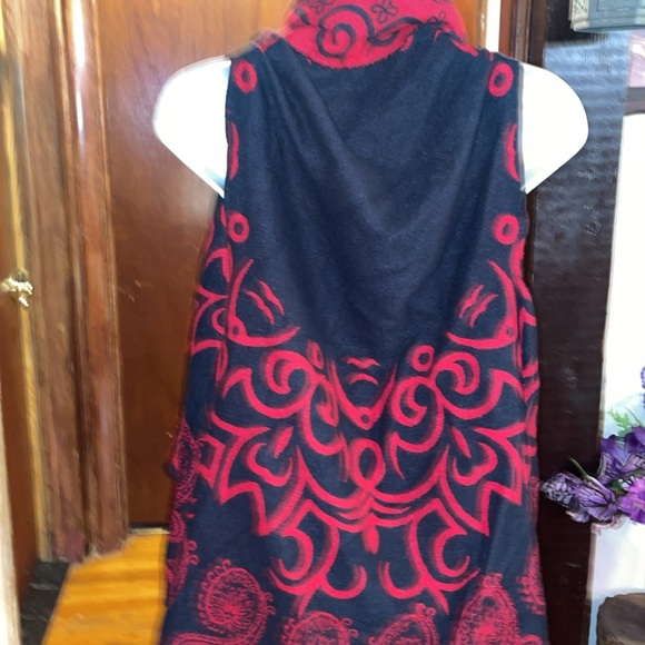 Reversible pashmina wrap vest - Picture 9 of 12
